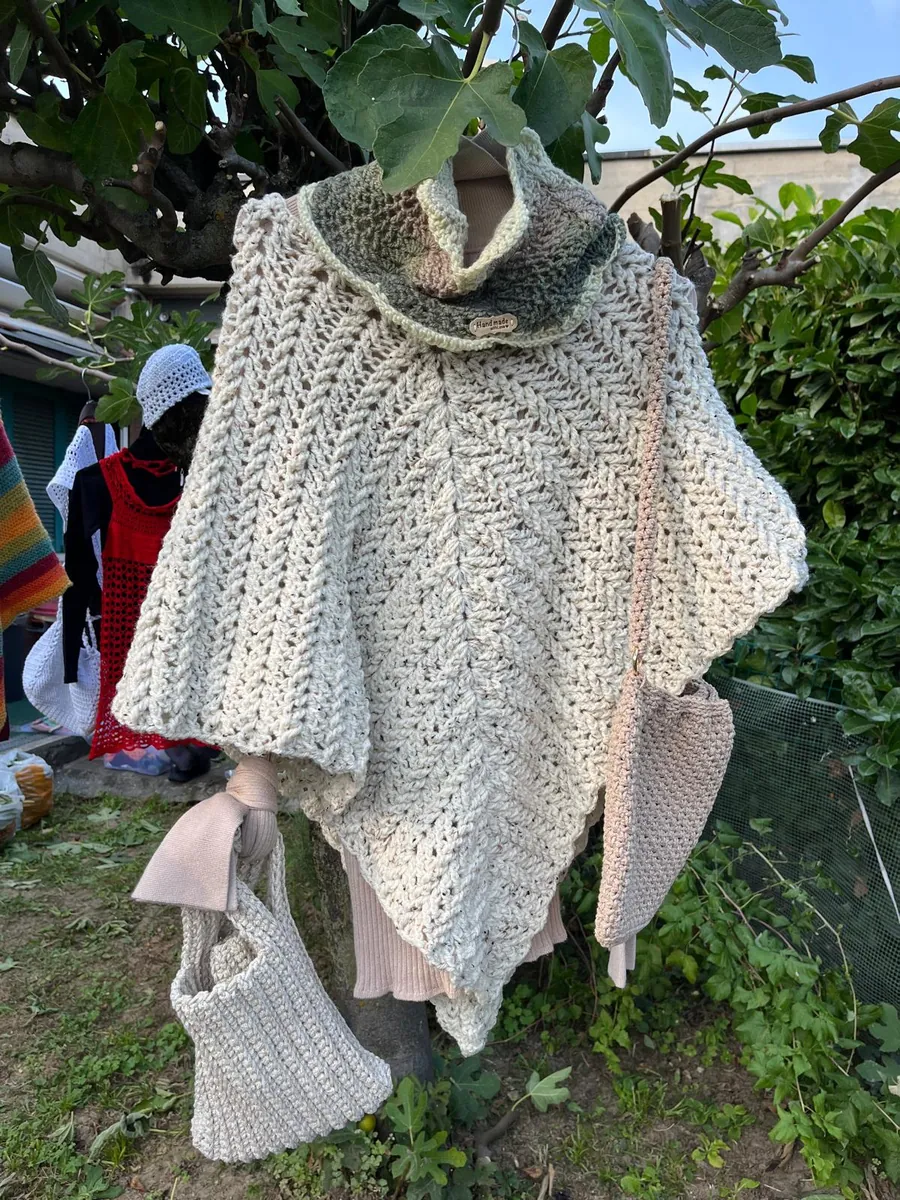 Il poncho panna, foto 2