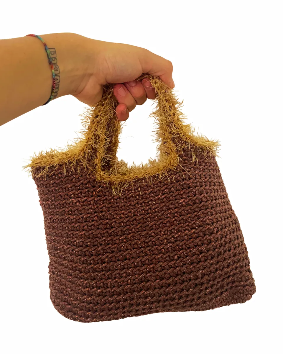 Borsa Tote all'Uncinetto Marrone Cioccolato con Dettagli Pelosi Dorati | Borsa Artigianale Fatta a Mano, foto 7