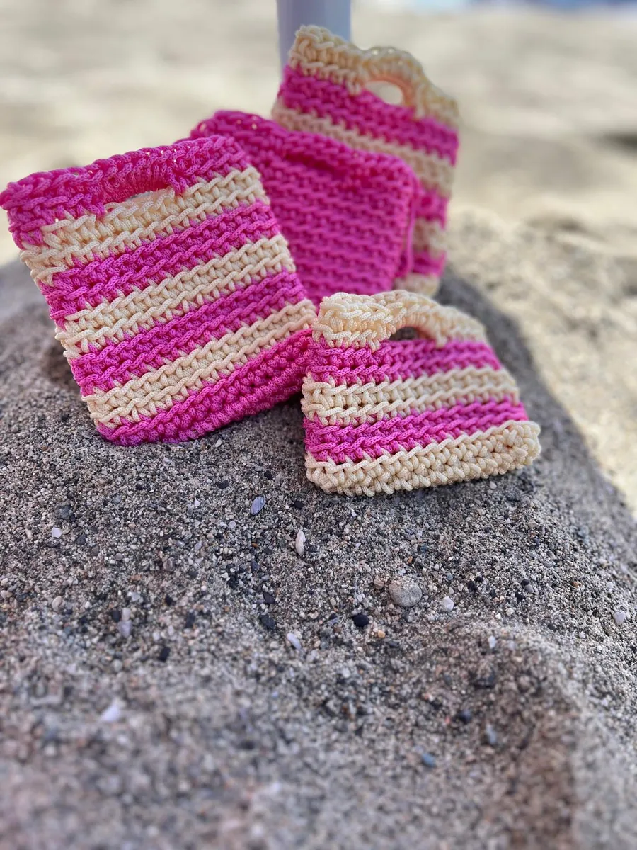 POOP BAG | Porta Sacchetti Igienici Crochet "Bau Bag" - Uncinetto Fatto a Mano a Bergamo — Righe Fucsia/Panna "Pink Ribbon", foto 5