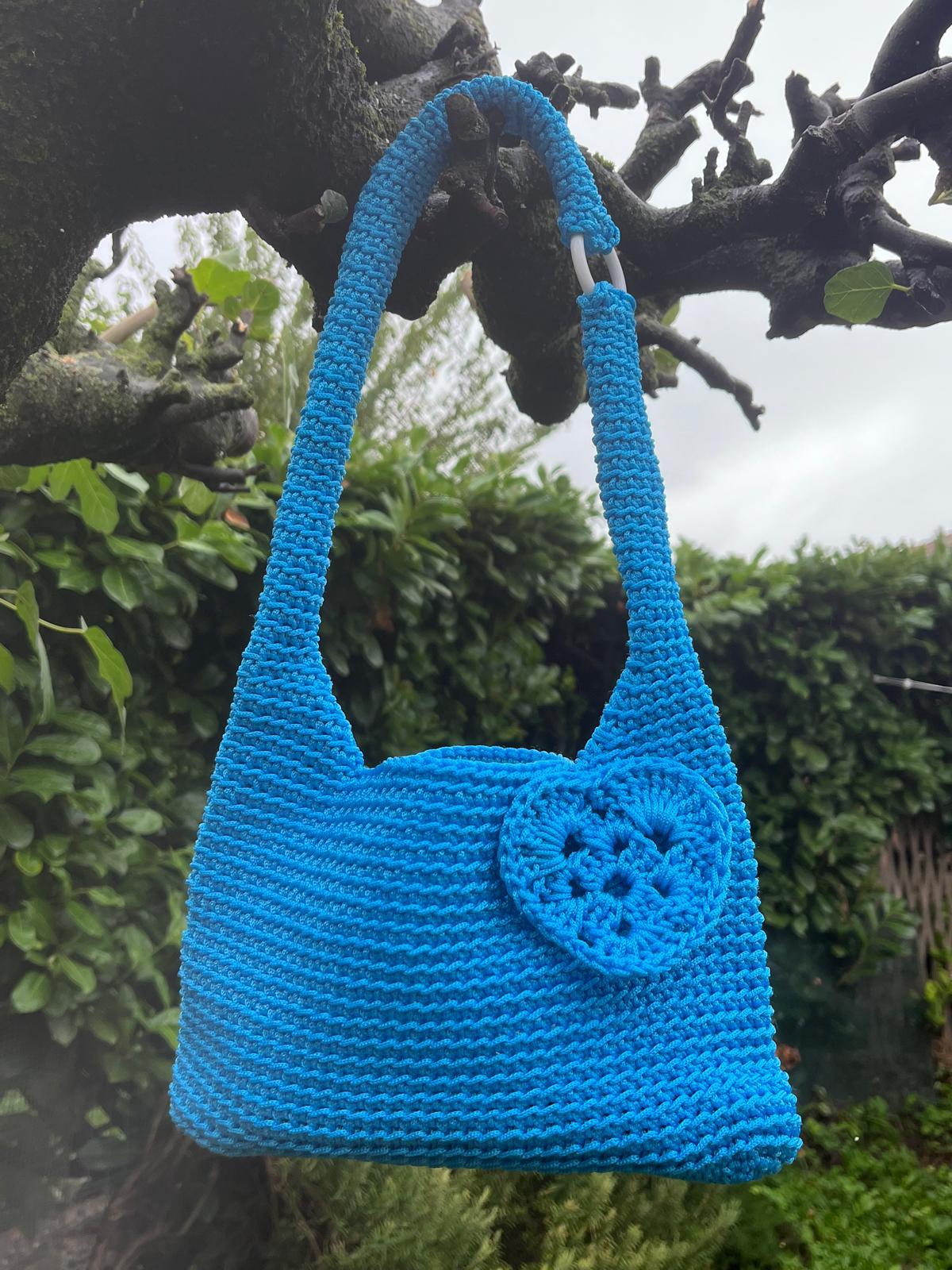 Borsa a tracolla — il modello col cuoricino, in tre colori